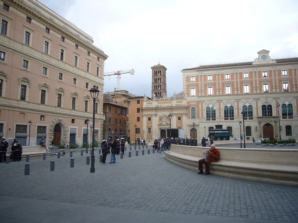 Piazza San Silvestro