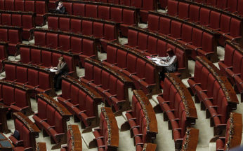 Un momento nell'aula della Camera durante la discussione generale della proposta di legge sul Biotestamento. Solo 20 deputati presenti.